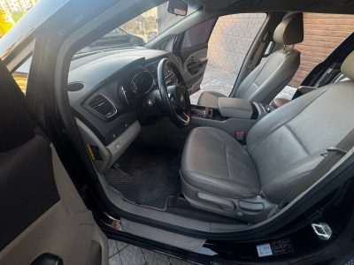 Kia Carnival 2015рік