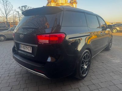 Kia Carnival 2015рік