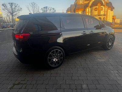 Kia Carnival 2015рік