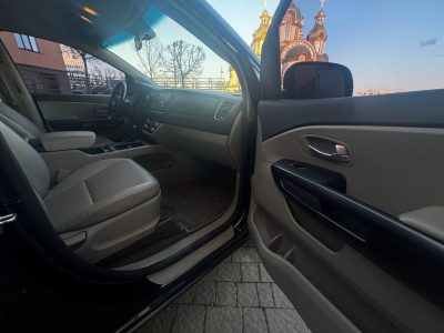 Kia Carnival 2015рік