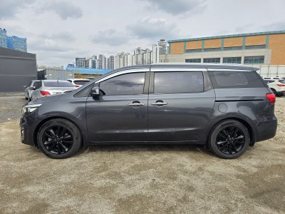 Автомобіль Kia Carnival 2.2 Дизель Автомат 2016рік пробіг 164тис.км