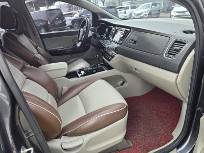 Автомобіль Kia Carnival 2.2 Дизель Автомат 2016рік пробіг 164тис.км