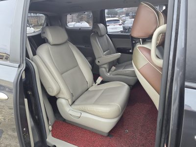 Автомобіль Kia Carnival 2.2 Дизель Автомат 2016рік пробіг 164тис.км