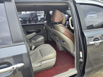 Автомобіль Kia Carnival 2.2 Дизель Автомат 2016рік пробіг 164тис.км
