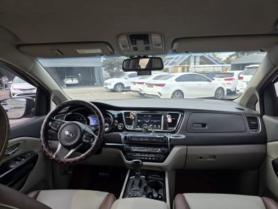 Автомобіль Kia Carnival 2.2 Дизель Автомат 2016рік пробіг 164тис.км