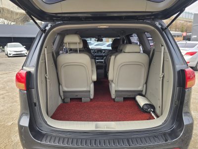 Автомобіль Kia Carnival 2.2 Дизель Автомат 2016рік пробіг 164тис.км
