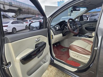 Автомобіль Kia Carnival 2.2 Дизель Автомат 2016рік пробіг 164тис.км