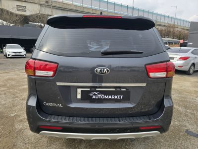 Автомобіль Kia Carnival 2.2 Дизель Автомат 2016рік пробіг 164тис.км