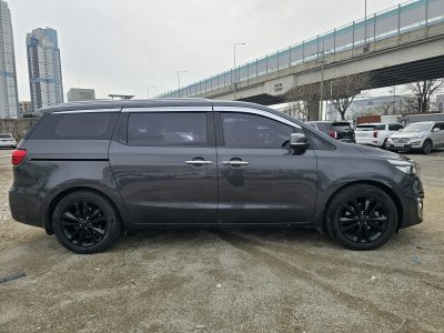 Автомобіль Kia Carnival 2.2 Дизель Автомат 2016рік пробіг 164тис.км