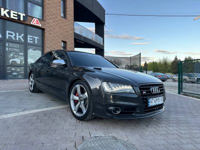 Audi S 8 2013рік
