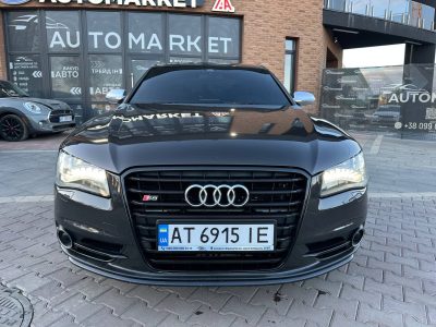 Audi S 8 2013рік