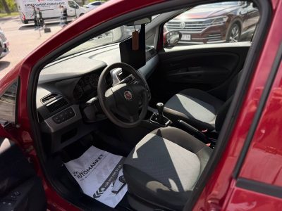FIAT GRANDE PUNTO 2010рік 1.4 Бензин Варіатор