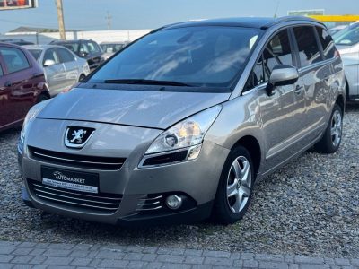 Peugeot 5008 2010рік 1.6 Бензин Ручна / Механіка