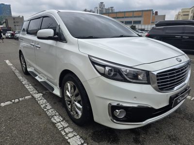 Автомобіль Kia Carnival 2.2 Дизель Автомат 2016рік пробіг 181тис.км