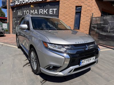 Mitsubishi Outlander PHEV 2019рік 2.0 Гібрид Автомат