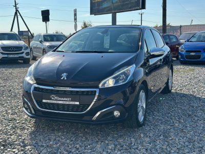 Peugeot 208 2019рік 1.2 Бензин Автомат
