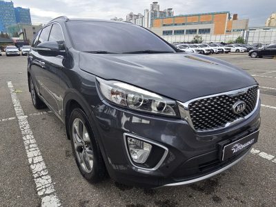 Автомобіль Kia Sorento 2.0 Дизель Автомат 2016рік пробіг 168тис.км